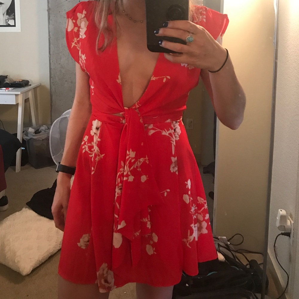 Beautiful red tie dress !